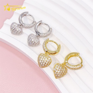 <span class=keywords><strong>Pas</strong></span> <span class=keywords><strong>cher</strong></span> prix 925 en argent Sterling bijoux de mode hommes entièrement glacé VVS <span class=keywords><strong>diamant</strong></span> Moissanite coeur <span class=keywords><strong>pendentif</strong></span> avec boucles d'oreilles - Product Image 2