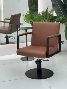 2025 Offre Spéciale <span class=keywords><strong>professionnel</strong></span> en cuir synthétique en acier inoxydable luxe Portable noir marron style chaise de barbier atelier de cheveux - Product Image 5