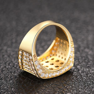 Anello da Cocktail Geometrico T0730 Placcato Oro 18K con Cristalli e Strass, Anello Elegante da Donna per Feste - Product Image 3
