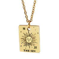 Collier de tarot mystique en acier inoxydable étanche, pendentif soleil et lune magique pour la divination