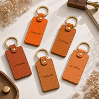 Porte-clés en cuir orange rectangulaire personnalisé de haute qualité avec pendentif rectangulaire et cœur orange, avec anneau en métal doré