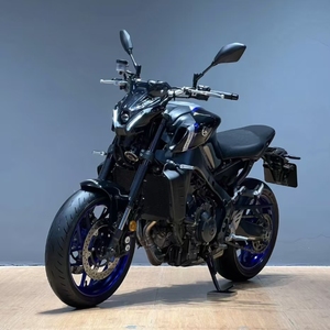 Yamaha <span class=keywords><strong>MT09</strong></span> Estándar 890cc CP3, Motocicleta de Tres Cilindros Refrigerada por Agua, Frenos ABS Dobles, Horquilla Delantera Invertida Ajustable, <200 km/h - Product Image 2