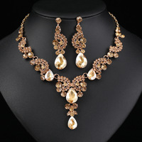Offre Spéciale de haute qualité robe indienne accessoires bijoux collier boucles d'oreilles couleur cristal femmes ensemble de bijoux de mariée