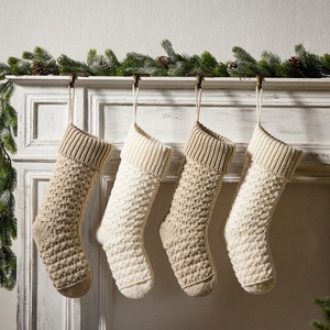 Chaussettes de Noël en acrylique solide, écologiques, douces et tricotées, design personnalisé, impression numérique, sapin de Noël - Product Image 3