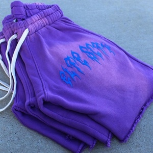 Shorts pour hommes en tissu délavé à l'acide, avec logo imprimé à l'écran, de haute qualité, style streetwear personnalisé, couleur unie, cordon de serrage, effet délavé - Product Image 5