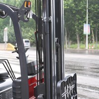 Chariot élévateur électrique à trois roues certifié CE de 1,5 tonne, transpalette multifonctionnel, pneus pleins, batterie au plomb-acide, robuste