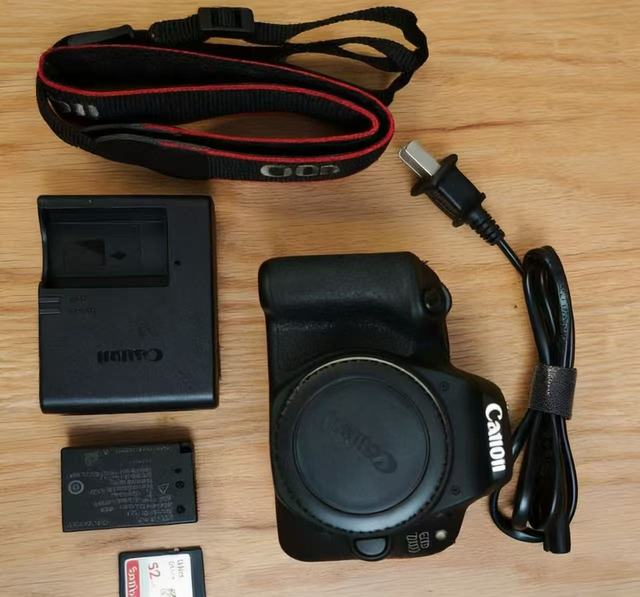 EOS 200D Used DSLR Camera 8MP 10X Optical Zoom F1.8 HD Video EF Sensor Memory Card Included Original Accessories