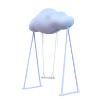 Sculpture en fibre de verre en forme de nuage, double balançoire, faite à la main, abstraite et lumineuse, attraction photogénique, célèbre sur internet