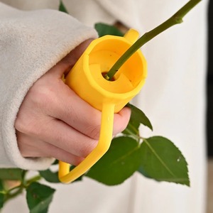 Herramienta Reutilizable para Quitar Espinas de Rosas con Mango, Removedor Seguro de Espinas de Rosas, Recortador de Tallos, Herramienta de Jardinería Cilíndrica - Product Image 4