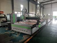 Routeur CNC 4 axes multi-têtes Huanhao à trois procédés, commande PLC POWERTECH, machine de menuiserie écologique, scanner 3D de surfaces solides