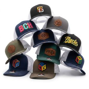 Casquettes <span class=keywords><strong>de</strong></span> camionneur X&K personnalisées pour le B2B mondial, profil moyen, coupe structurée classique, en sergé <span class=keywords><strong>de</strong></span> coton renforcé, vente en gros - Product Image 1