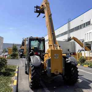 Chariot télescopique XC6-3007V, capacité de 3 tonnes, portée de 7 m, moteur Deutz puissant, chariot élévateur télescopique compact 4x4 multifonction prêt à l'emploi - Product Image 2