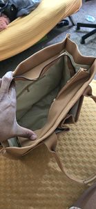 Grand sac fourre-tout en toile pour femme, idéal pour un usage quotidien, sac à bandoulière pratique pour ordinateur portable avec poches pour le travail, la plage ou la salle de sport - Product Image 3