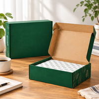 Boîte d'expédition en carton ondulé recyclable et durable avec insert en papier calque pour l'envoi de cadeaux et l'emballage e-commerce