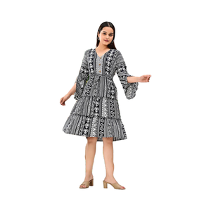 ชุดปาร์ตี้สไตล์อินเดียและปากีสถานผ้าฝ้ายสีดำพิมพ์ลายแขนกระดิ่งทรงเอไลน์ - Product Image 1