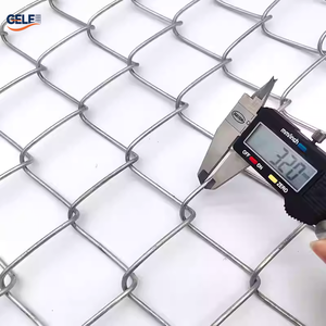 Malla de Alambre para Cercas de Eslabones Cuadrados de 3 mm y 6 pies, Servicios de Doblado y Corte, Listones de Privacidad Ecológicos, Garantía de 10 Años - Product Image 4