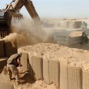 Легкоустанавливаемый песчаный барьер-забор из сварной металлической сетки Galfan для защиты от наводнений, с возможностью изготовления на заказ и бесплатным образцом - Product Image 4