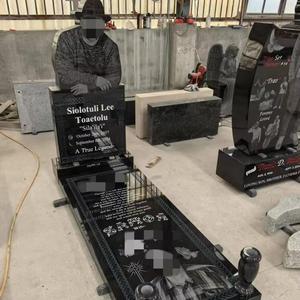Lapide/Monumento funebre moderno in granito nero americano Samistone con incisione laser e base verticale per cimitero - Product Image 1