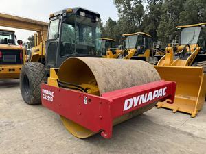Compacteur routier vibrant à tambour unique mécanique Dynapac CA251D de 12 tonnes pour travaux routiers en Suède - Product Image 1