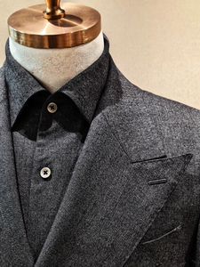 Magnifique <span class=keywords><strong>costume</strong></span> pour <span class=keywords><strong>homme</strong></span> sur <span class=keywords><strong>mesure</strong></span> en tissu de laine de marque italienne à double boutonnage, six boutons, revers en pointe, <span class=keywords><strong>demi</strong></span>-toile - Product Image 3