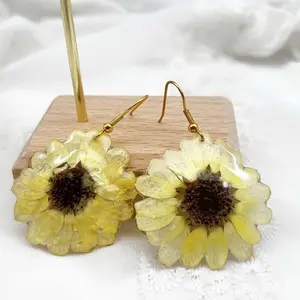 New Design Stainless Steel Women Jewelry Sunflower Arylic Statement Resin Flower Earrings