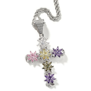 Collar con Colgante de Cruz de Circonita Cúbica con Diseño de Flor, Chapado en Rodio, Estilo Hip Hop, Colorido, con Diamantes de Imitación - Product Image 1