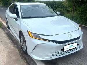 Toyota 2024 Camry Dual Engine 2,0 HGVP Versión de lujo continua Automático 4 puertas 5 plazas Sedán Coche usado - Product Image 1