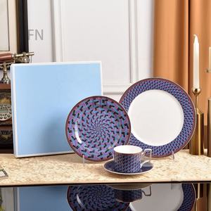 Ensemble de vaisselle en porcelaine à motif végétal nordique, best-seller, 4 pièces, assiettes en céramique stéréoscopiques - Product Image 5