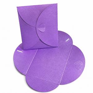 Enveloppes en papier nacré de luxe personnalisées avec fermoir en forme de cœur pour invitations de mariage, cartes-cadeaux et cadeaux de fête - Product Image 5
