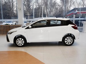 Toyota <span class=keywords><strong>Yaris</strong></span> Usata Automatica 2017-2022, Guida a Sinistra, Disponibile, Auto Usata in Buone Condizioni - Product Image 4