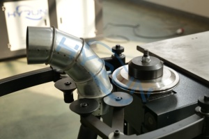 Máquina de Codos para Ductos de Alta Velocidad, Tipo Camarón, Horizontal, Totalmente Hidráulica, Automática, con Pantalla Táctil - Product Image 4