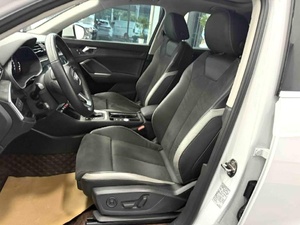 รถยนต์มือสอง <span class=keywords><strong>Audi</strong></span> Q3 ปี <span class=keywords><strong>2022</strong></span> รุ่น 35TFSI 1.4T Progressive Dynamic Edition เครื่องยนต์เบนซิน พวงมาลัยซ้าย SUV สีเดิมจากโรงงาน ไมล์น้อย ส่งออกแบบ FOB - Product Image 4