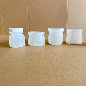 Jars en plastique en forme d'animaux mignons de 100 g avec paille pour les collations et les petits jouets des enfants - Product Image 1