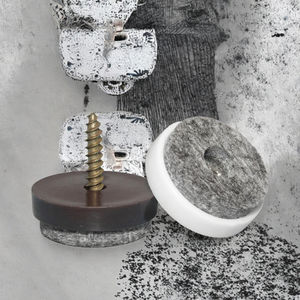 Coussinets en feutre en <span class=keywords><strong>plastique</strong></span> à visser pour la protection des pieds <span class=keywords><strong>de</strong></span> <span class=keywords><strong>chaise</strong></span> Planeurs <span class=keywords><strong>de</strong></span> plancher en bois dur pour meubles Curseur <span class=keywords><strong>de</strong></span> protection des pieds <span class=keywords><strong>de</strong></span> <span class=keywords><strong>chaise</strong></span> - Product Image 3
