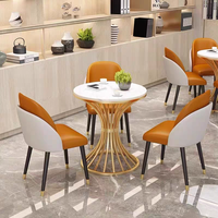 Ensemble de tables basses en pierre de luxe léger avec structure métallique - Durable, léger et convertible pour salon ou espace de repos d'hôtel
