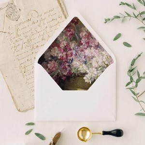 Enveloppe d'invitation de mariage de luxe blanche carrée à rabat, avec doublure à motif floral, motif botanique vintage, impression personnalisée à bords festonnés - Product Image 1