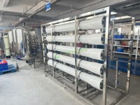 Système d'eau RO 2000L/H avec pompe antiscalante PLC & moteur - Équipement de traitement de l'eau industrielle Garantie 1 an
