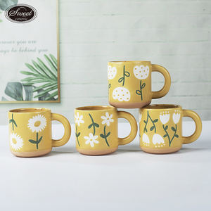 Tazza di <span class=keywords><strong>caffè</strong></span> nordica dipinta a mano gialla tazza di <span class=keywords><strong>caffè</strong></span> personalizzata con fiori tazza di grande capacità per la colazione latte farina d'avena in gres ceramica tazze - Product Image 1