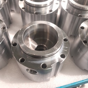 Servicio de Mecanizado CNC Personalizado de Piezas Metálicas de Aluminio, Acero Inoxidable y Titanio, Fresado y Torneado de Precisión con Acabado Anodizado - Product Image 4