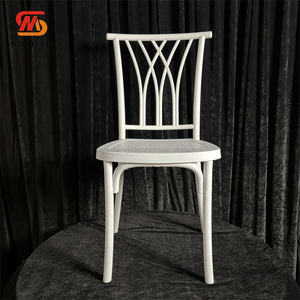 เก้าอี้เรซิ่นงานแต่งงานทันสมัยสำหรับขายส่ง เก้าอี้สีขาวสำหรับงานแต่งงานในร่ม เหมาะสำหรับห้องจัดเลี้ยงงานแต่งงาน - Product Image 1