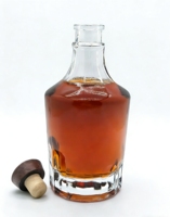 Vente en gros de bouteilles en verre pour vodka et whisky de haute qualité, personnalisées, 500 ml/700 ml/750 ml, avec bouchon