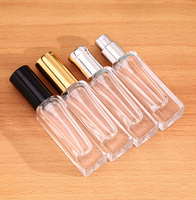 Mini flacon de parfum en verre carré de 8 ml avec col serti et bouchon en aluminium noir
