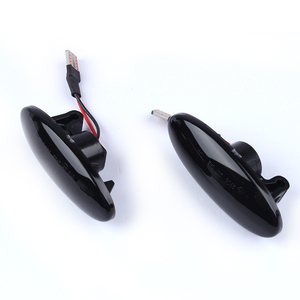 ไฟเลี้ยวข้างแบบ LED รุ่น ADT Sequential Smoked สำหรับรถยนต์ Micra, Juke และ Note สีเหลืองอำพัน - Product Image 1