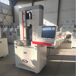 Machine d'essai universelle avec système servo électrohydraulique contrôlé par ordinateur pour les essais des métaux et des polymères - Product Image 1