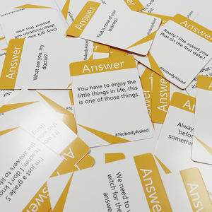 Fabricant de jeux de cartes de questions personnalisées avec boîte à rabat et base pour la communication en entreprise - Product Image 2