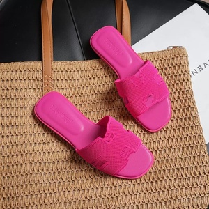The 2026 Summer New Flat-bottomed <strong>Sandals</strong> and <strong>Slide</strong> Slippers Are <strong>on</strong> Sale for Women and Ladies to Enjoy a Leisurely Walk - Product Image 1