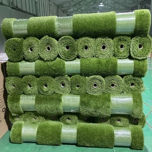 Césped de plástico artificial impermeable de 60mm de altura para instalación en exteriores para jardines, patios, campos deportivos - Product Image 4