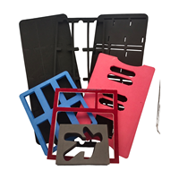 Boîte à outils en carton avec insert en mousse EVA extensible noire découpée au laser sur mesure, résistante aux chocs