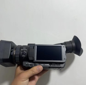 Cámara de mano HXR-NX70C con zoom 12x, Full HD, cámara digital usada - Product Image 2