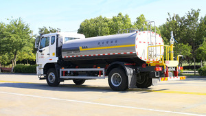 Camión Cisterna de Agua HOWO 4X2 Nuevo, Camión de Riego Verde con Capacidad de 14000L, Rango de Pulverización Ajustable de 360°, Motor con Bomba, Emisión Euro 6 - Product Image 6